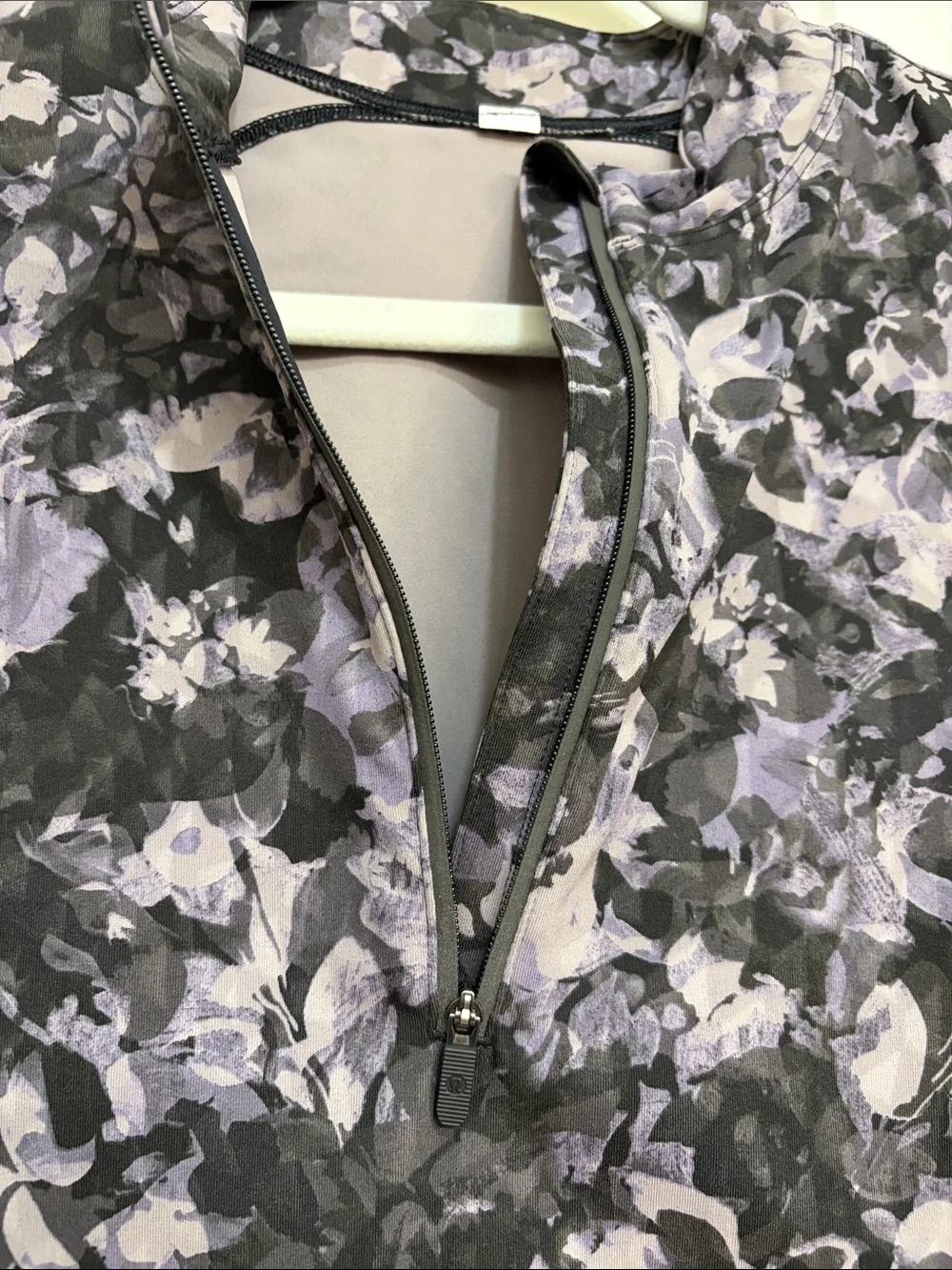 051. Lululemon Luxtreme Running Half-Zip Inflect Floral Lunar Rock Multi